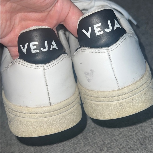 Veja V10 Sneaker GUC 10 - Picture 13 of 16